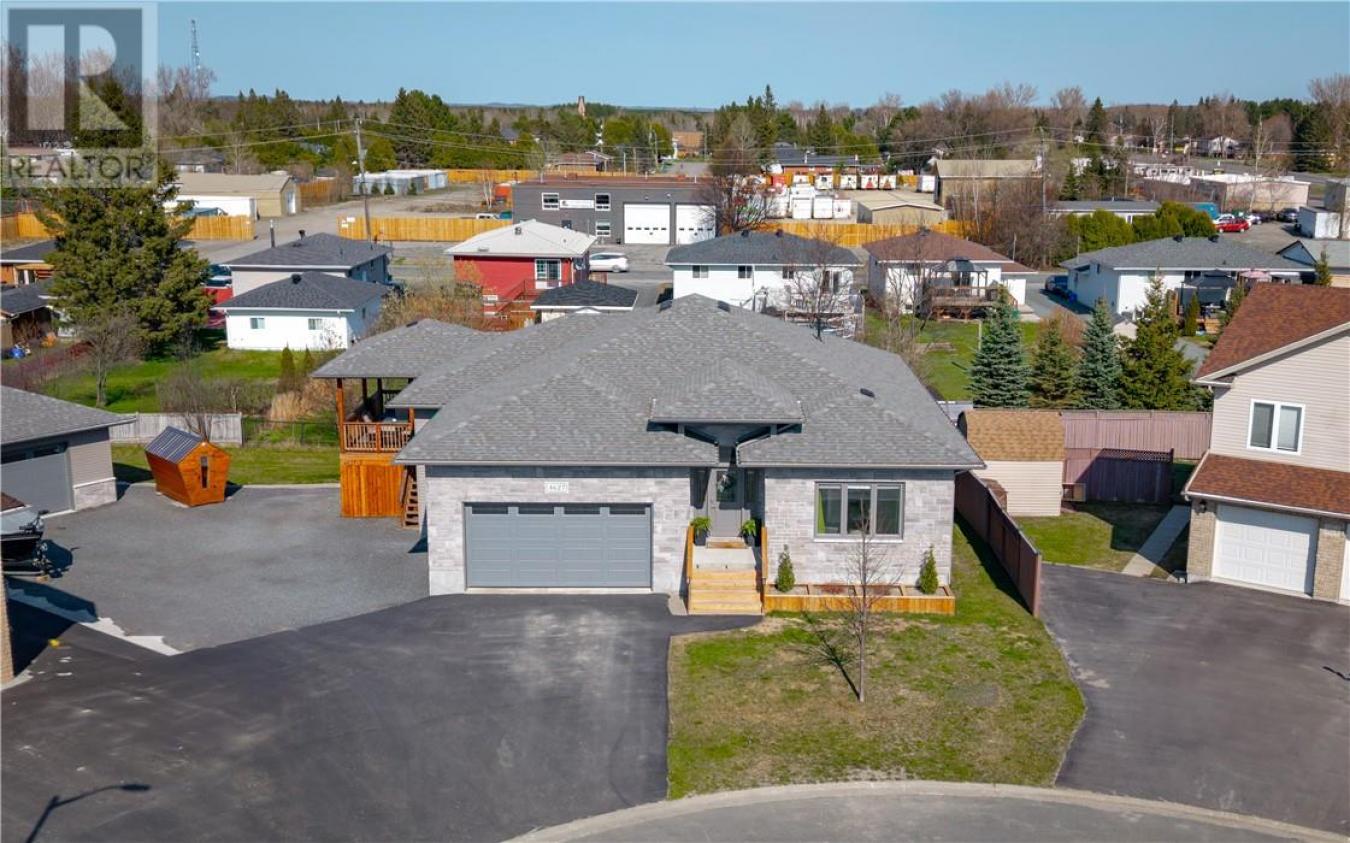 Val Therese, ON, P3P1S3, Canada, 6 Bedrooms Bedrooms, ,3 BathroomsBathrooms,Residential,For Sale,1820745