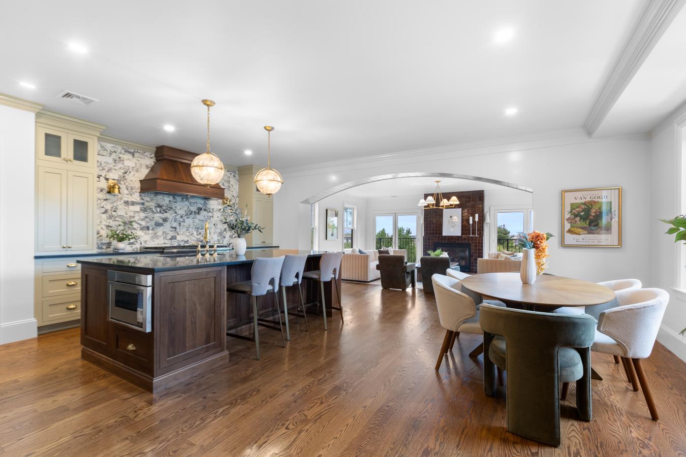 Brookline, Massachusetts, 02446, United States, 4 Bedrooms Bedrooms, ,2 BathroomsBathrooms,Residential,For Sale,1811593