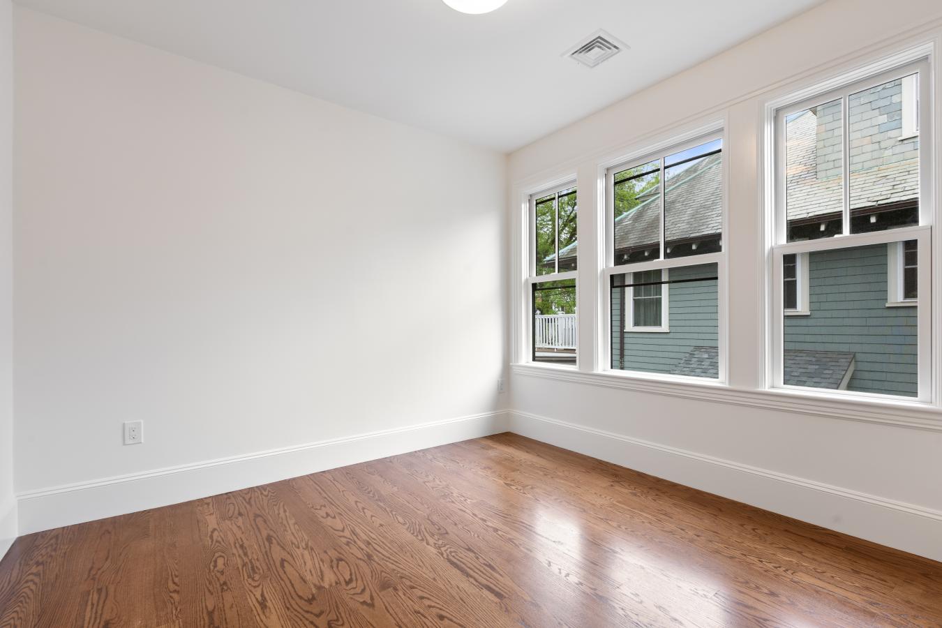 Brookline, Massachusetts, 02446, United States, 4 Bedrooms Bedrooms, ,2 BathroomsBathrooms,Residential,For Sale,1811593
