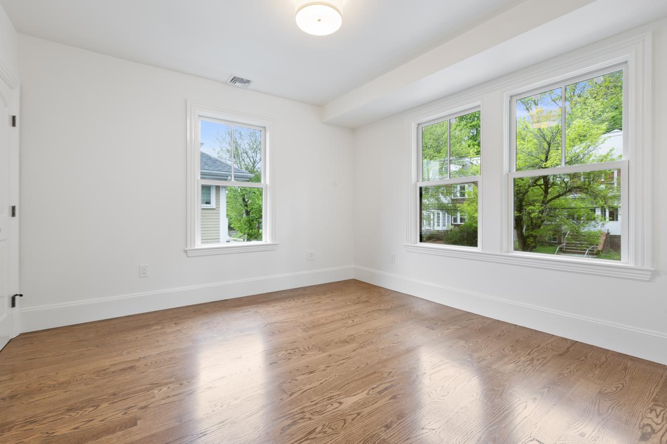 Brookline, Massachusetts, 02446, United States, 4 Bedrooms Bedrooms, ,2 BathroomsBathrooms,Residential,For Sale,1811593