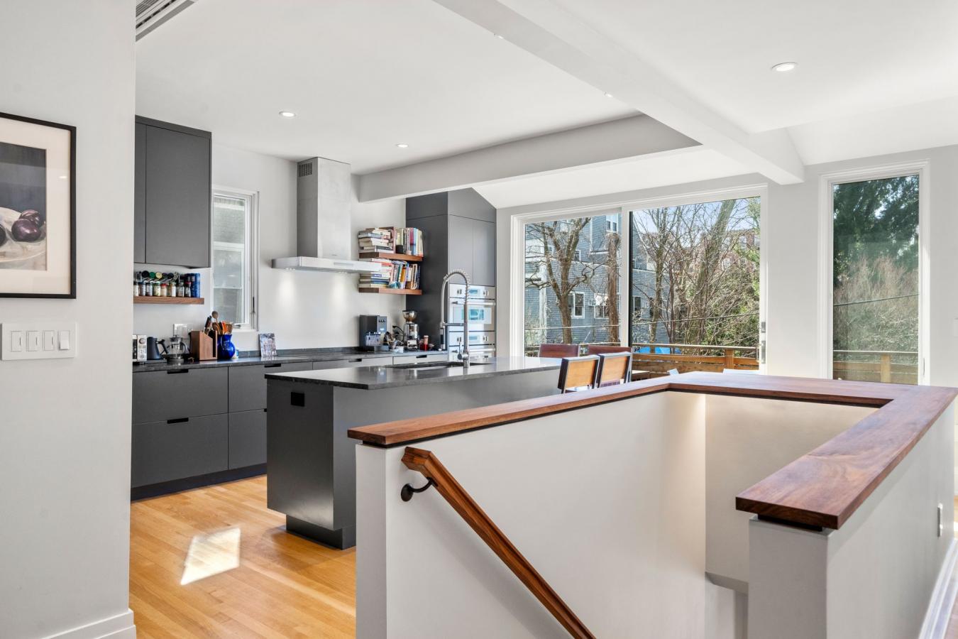 Cambridge, Massachusetts, 02139, United States, 10 Bedrooms Bedrooms, ,4 BathroomsBathrooms,Residential,For Sale,1820742