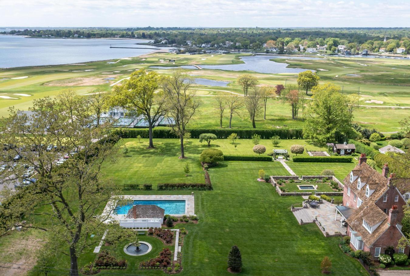 Fairfield, Connecticut, 06824, United States, 6 Bedrooms Bedrooms, ,6 BathroomsBathrooms,Residential,For Sale,1811594