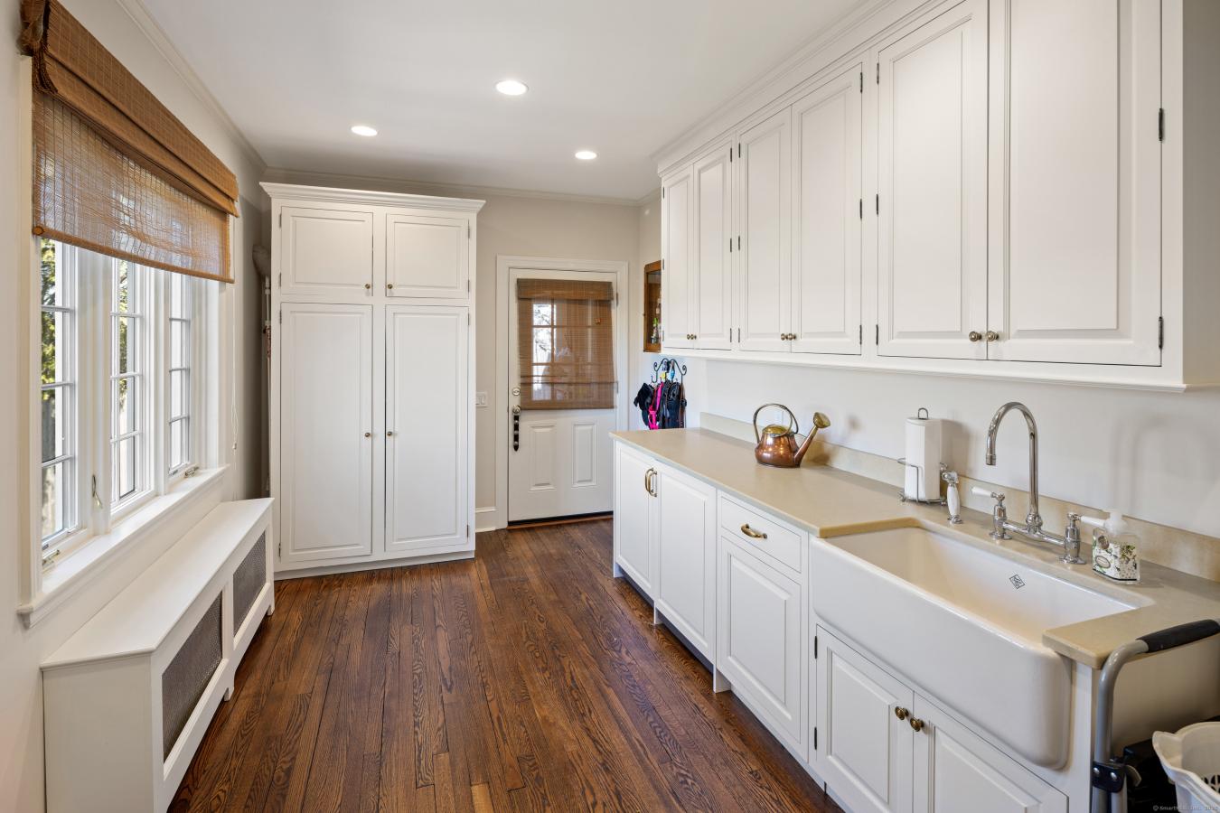 Fairfield, Connecticut, 06824, United States, 6 Bedrooms Bedrooms, ,6 BathroomsBathrooms,Residential,For Sale,1811594