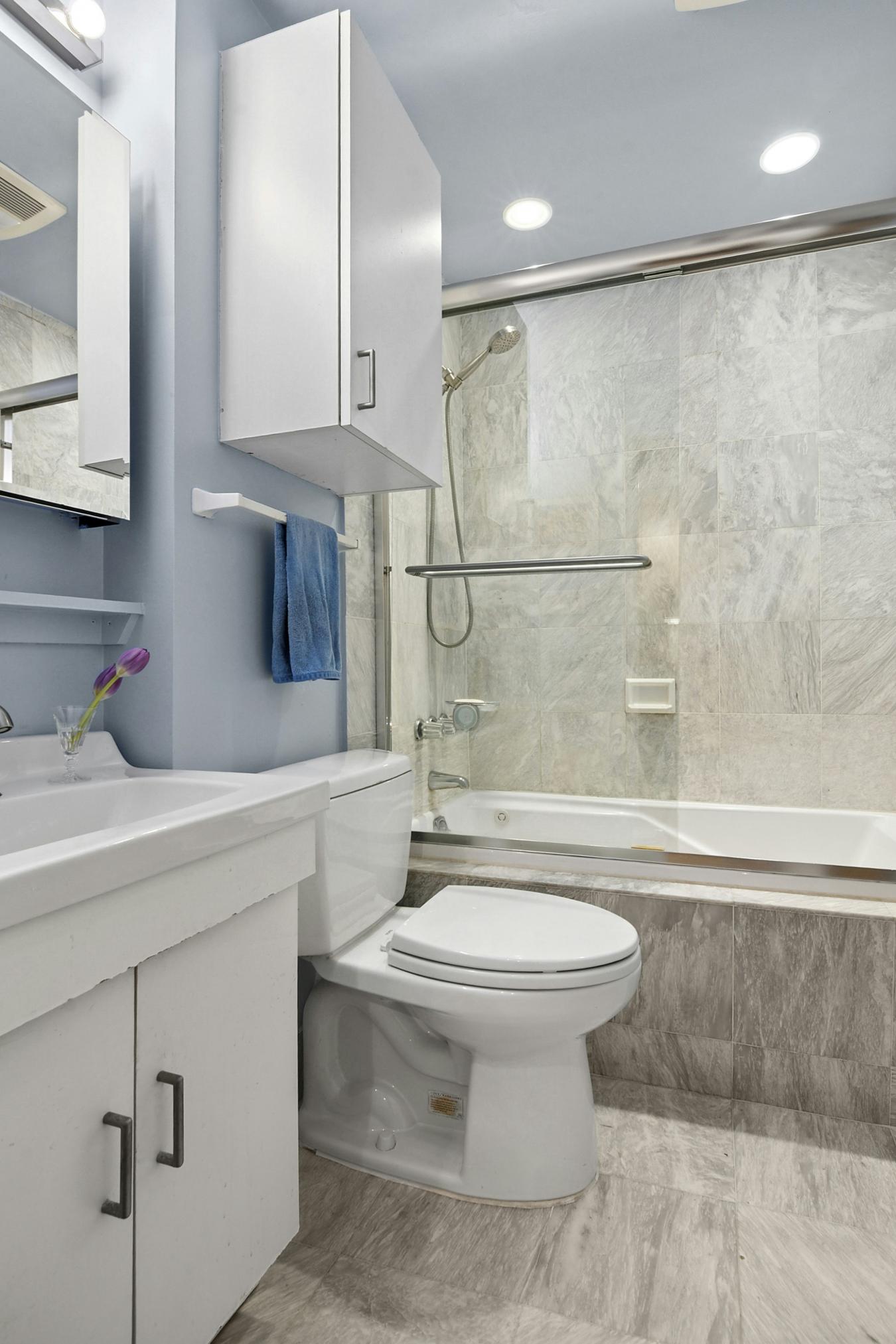 South Slope, New York, 11215, United States, 2 Bedrooms Bedrooms, ,1 BathroomBathrooms,Residential,For Sale,1953596