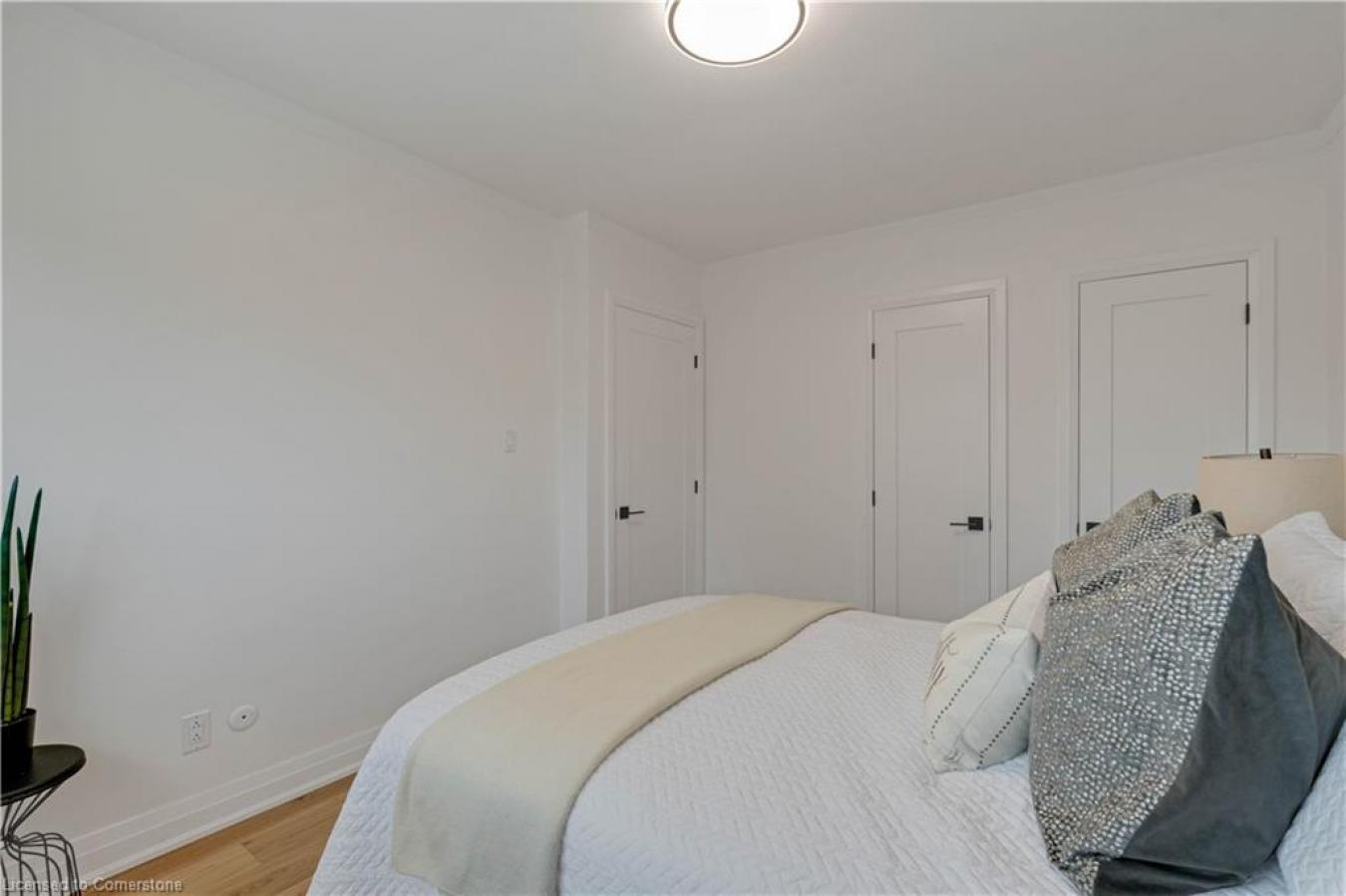 Mississauga, ON, L5J 3R2, Canada, 4 Bedrooms Bedrooms, ,3 BathroomsBathrooms,Residential,For Sale,1820730