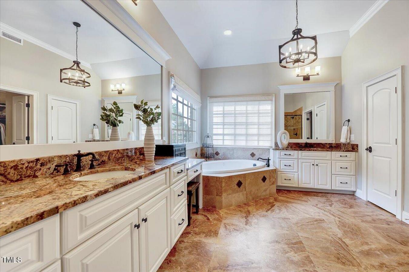 Chapel Hill, North Carolina, 27517, United States, 5 Bedrooms Bedrooms, ,4 BathroomsBathrooms,Residential,For Sale,1936040