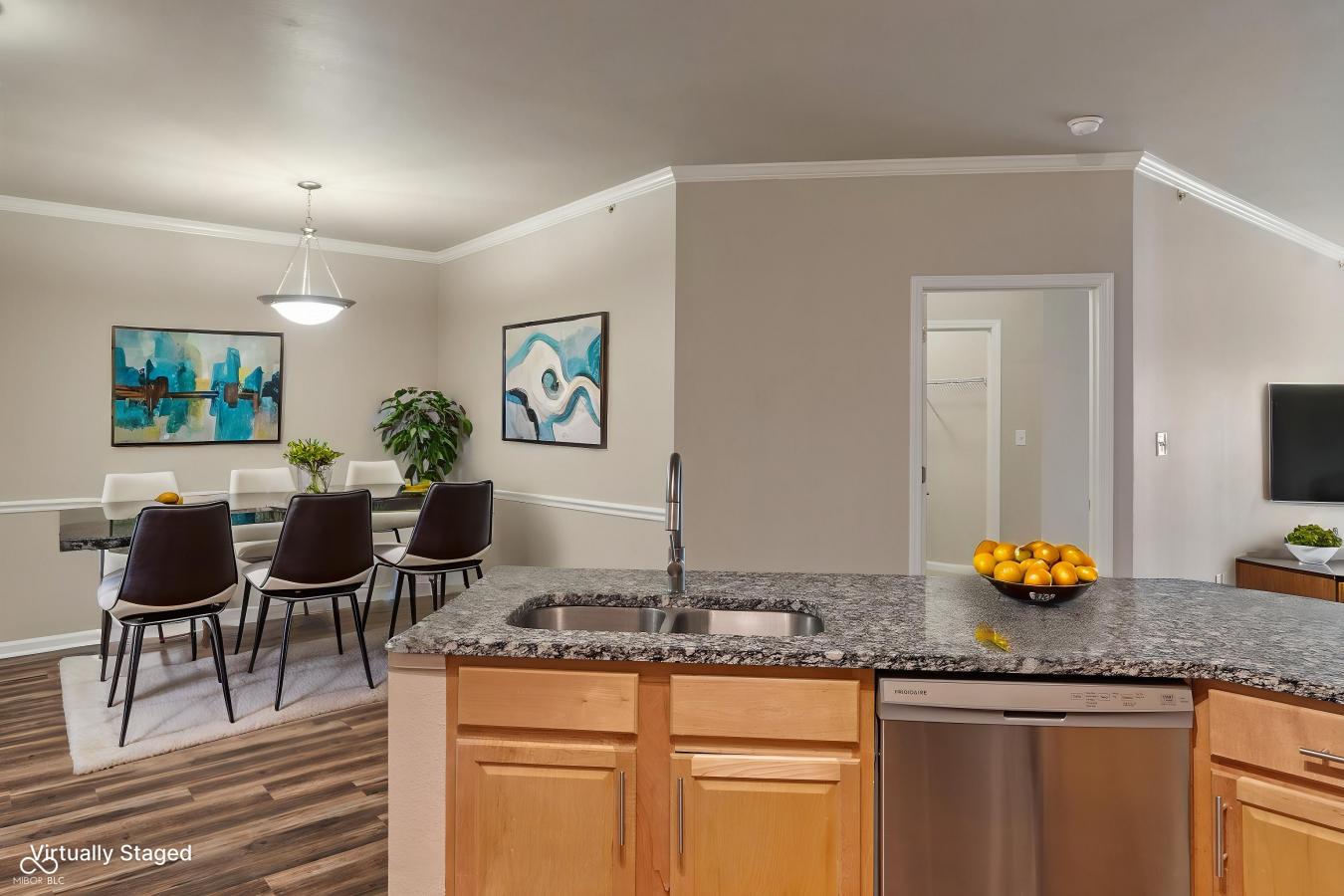 Bright, updated 3 bed, 2 bath condo in the heart of the Village of Wes – image 10