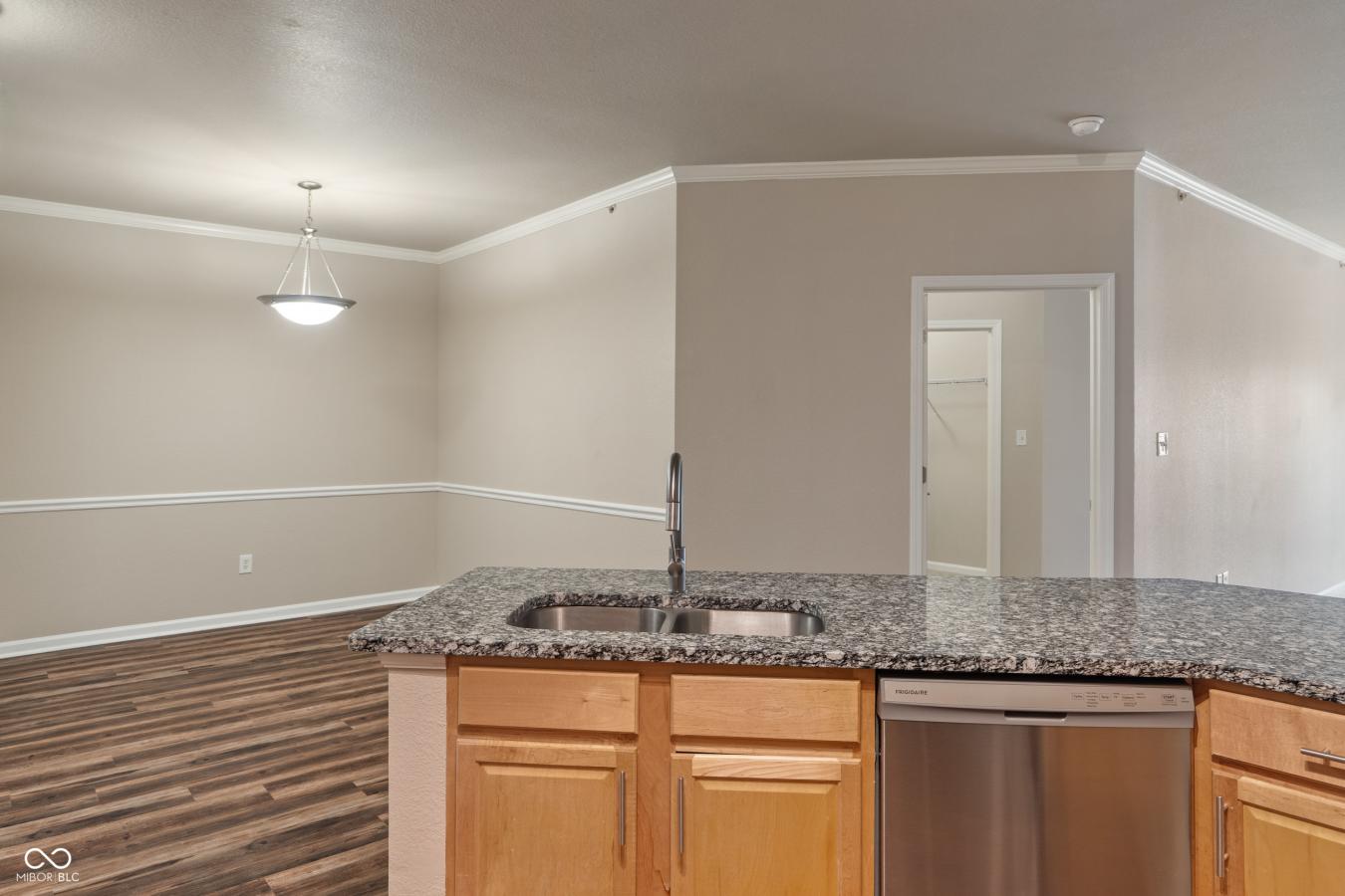 Bright, updated 3 bed, 2 bath condo in the heart of the Village of Wes – image 11
