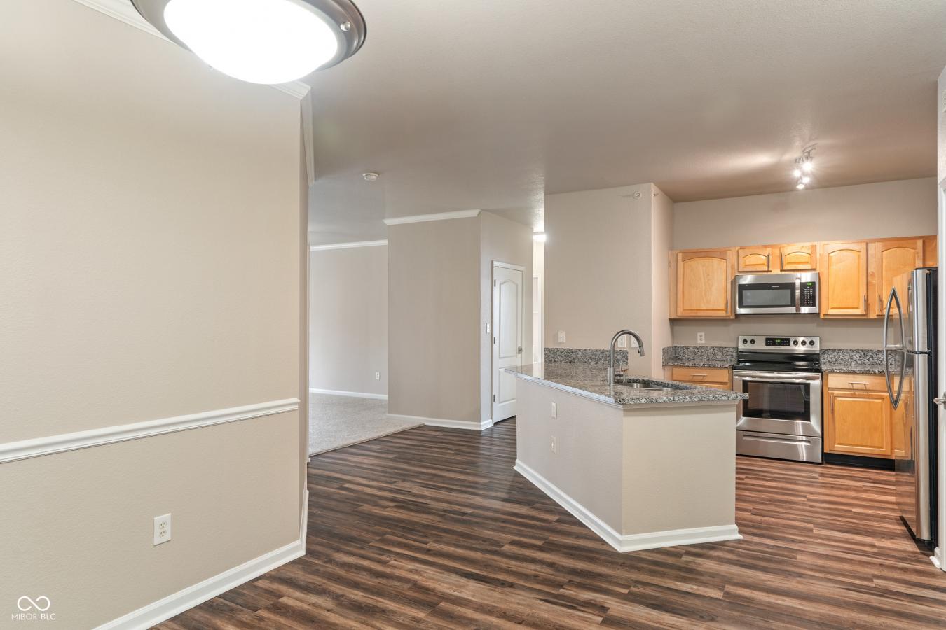 Bright, updated 3 bed, 2 bath condo in the heart of the Village of Wes – image 12