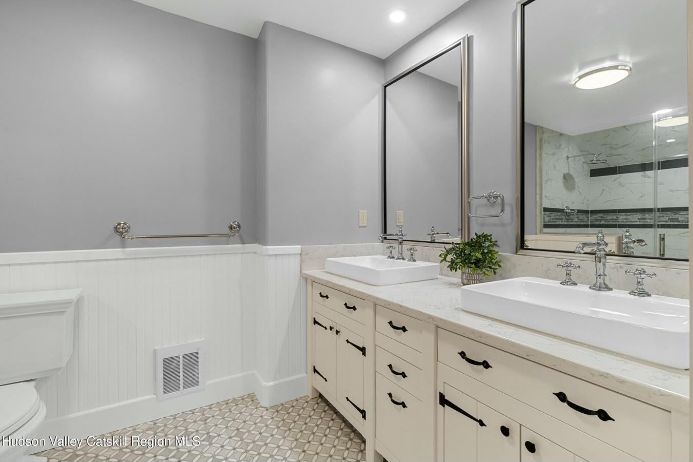 Catskill, New York, 12414, United States, 4 Bedrooms Bedrooms, ,3 BathroomsBathrooms,Residential,For Sale,1824390