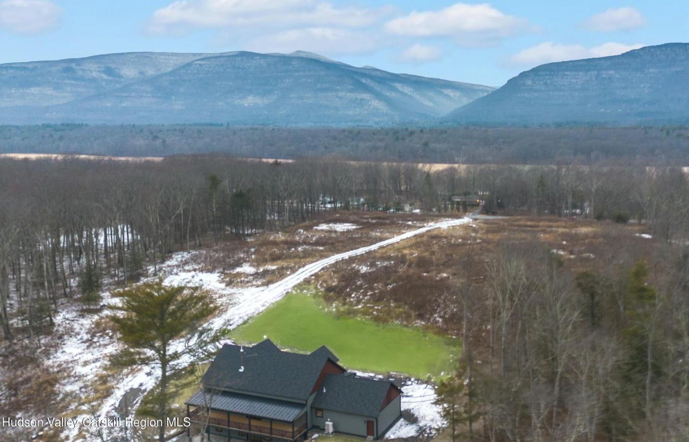 Catskill, New York, 12414, United States, 4 Bedrooms Bedrooms, ,3 BathroomsBathrooms,Residential,For Sale,1824390