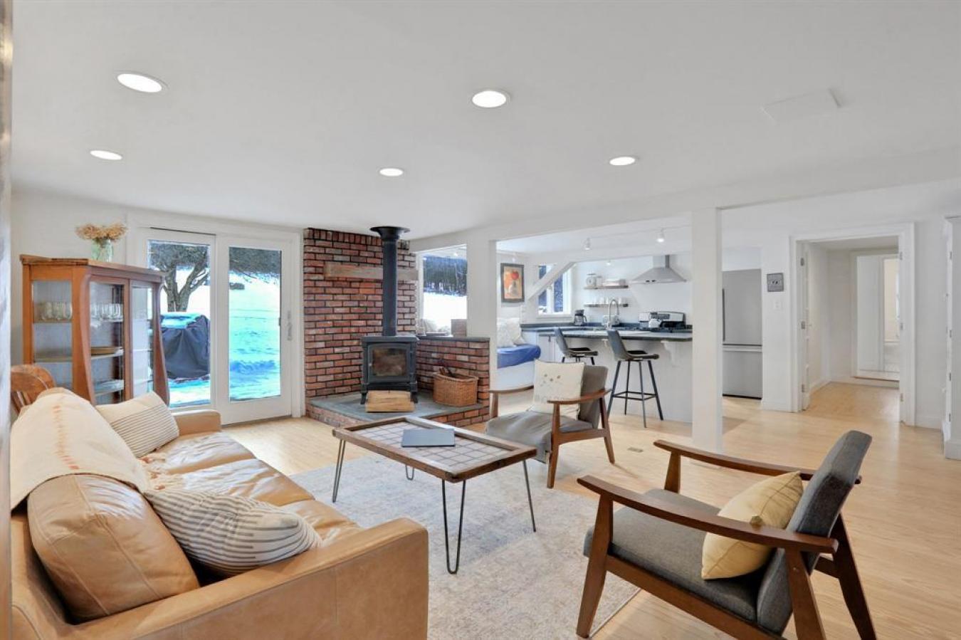 Rochester, New York, 12446, United States, 4 Bedrooms Bedrooms, ,2 BathroomsBathrooms,Residential,For Sale,1824389