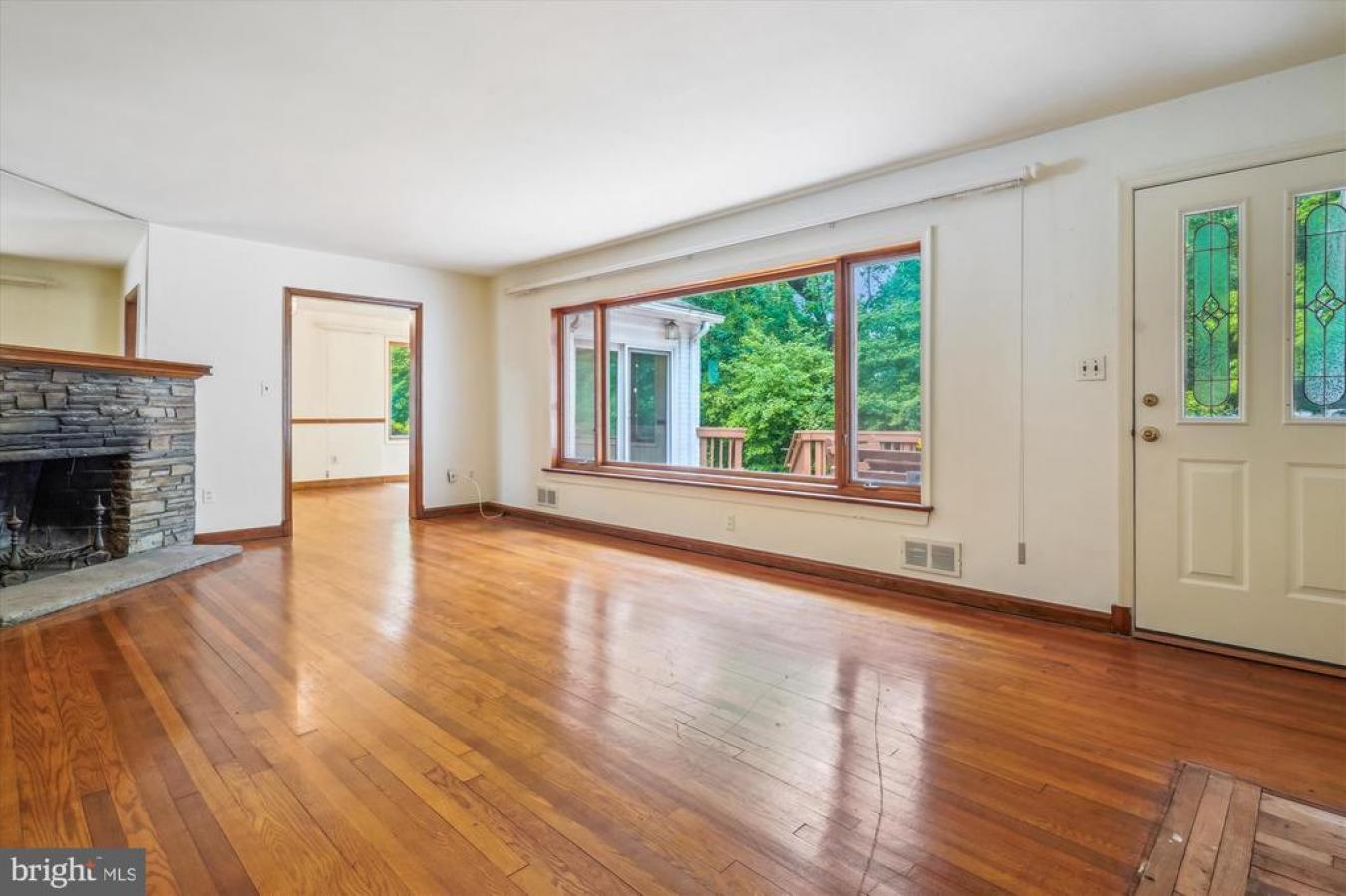 Alexandria, Virginia, 22308, United States, 3 Bedrooms Bedrooms, ,3 BathroomsBathrooms,Residential,For Sale,1824388