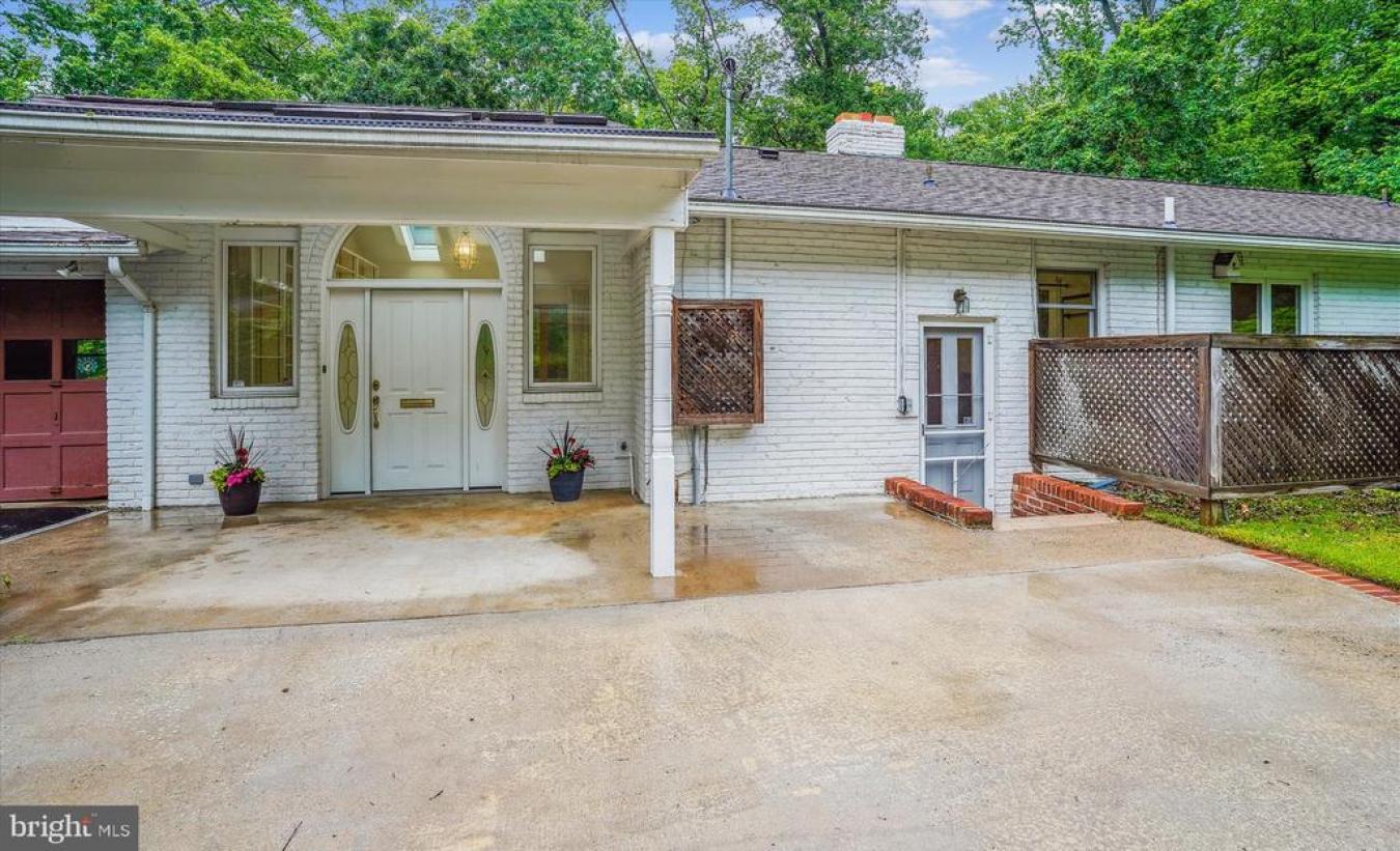Alexandria, Virginia, 22308, United States, 3 Bedrooms Bedrooms, ,3 BathroomsBathrooms,Residential,For Sale,1824388