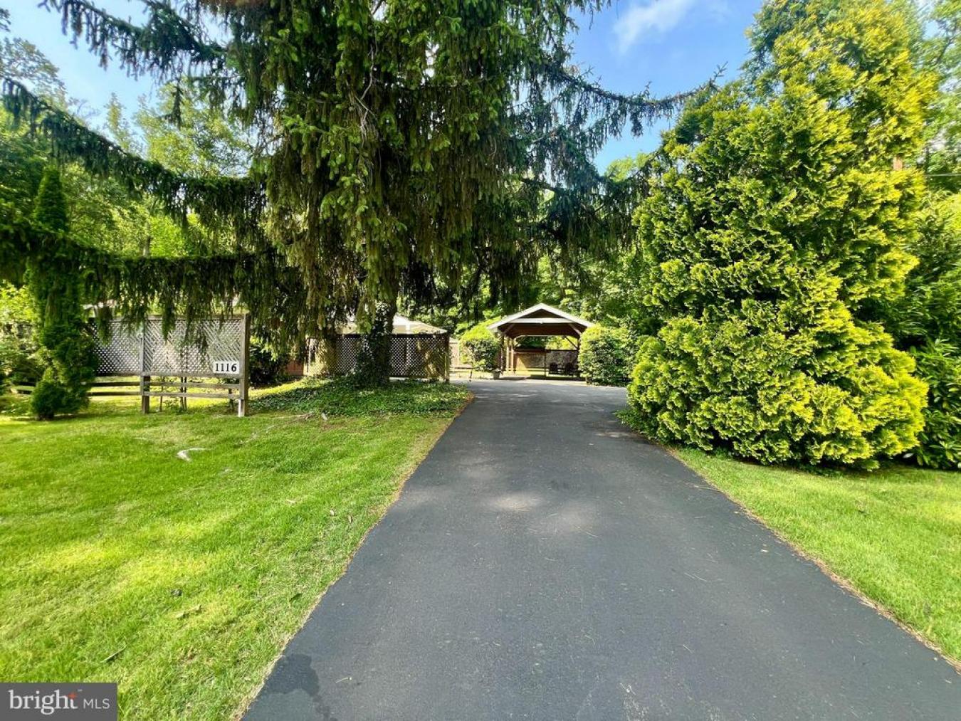 Alexandria, Virginia, 22308, United States, 3 Bedrooms Bedrooms, ,3 BathroomsBathrooms,Residential,For Sale,1824388