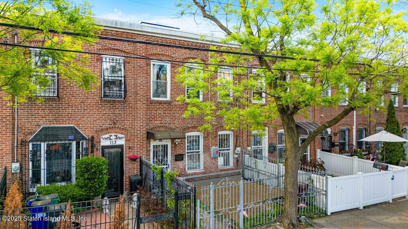 Staten Island, New York, 10305, United States, 3 Bedrooms Bedrooms, ,2 BathroomsBathrooms,Residential,For Sale,1824385