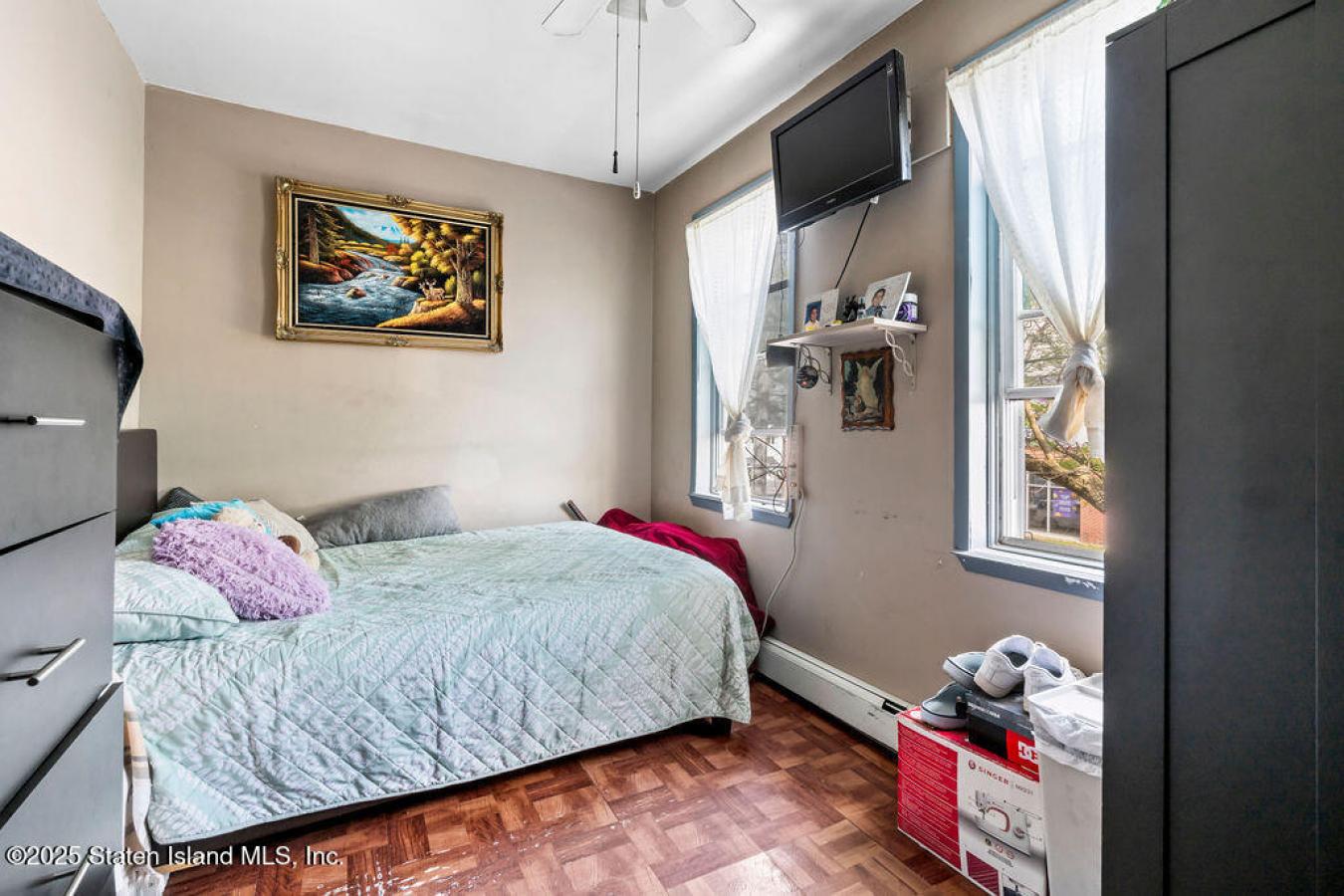 Staten Island, New York, 10305, United States, 3 Bedrooms Bedrooms, ,2 BathroomsBathrooms,Residential,For Sale,1824385