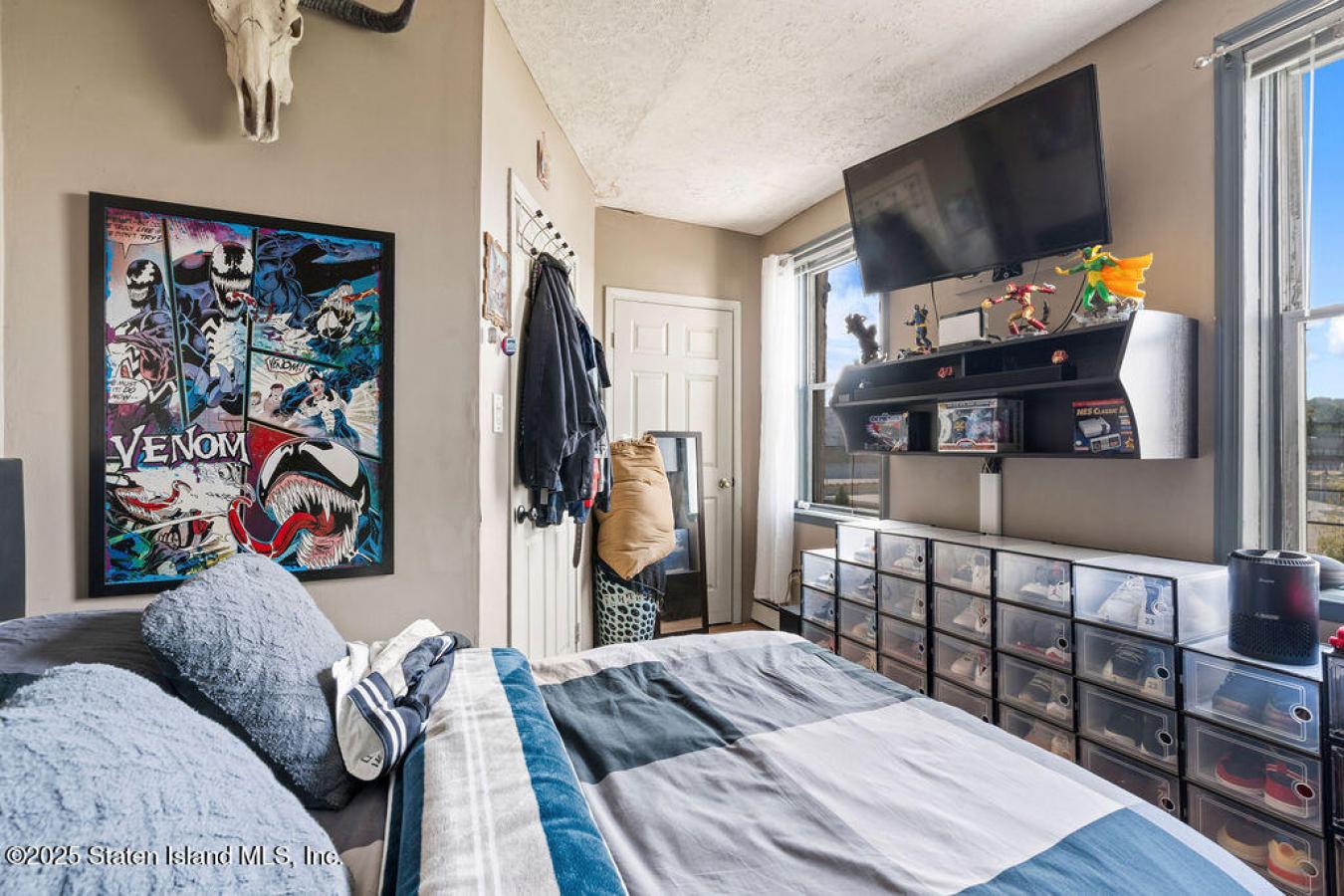 Staten Island, New York, 10305, United States, 3 Bedrooms Bedrooms, ,2 BathroomsBathrooms,Residential,For Sale,1824385