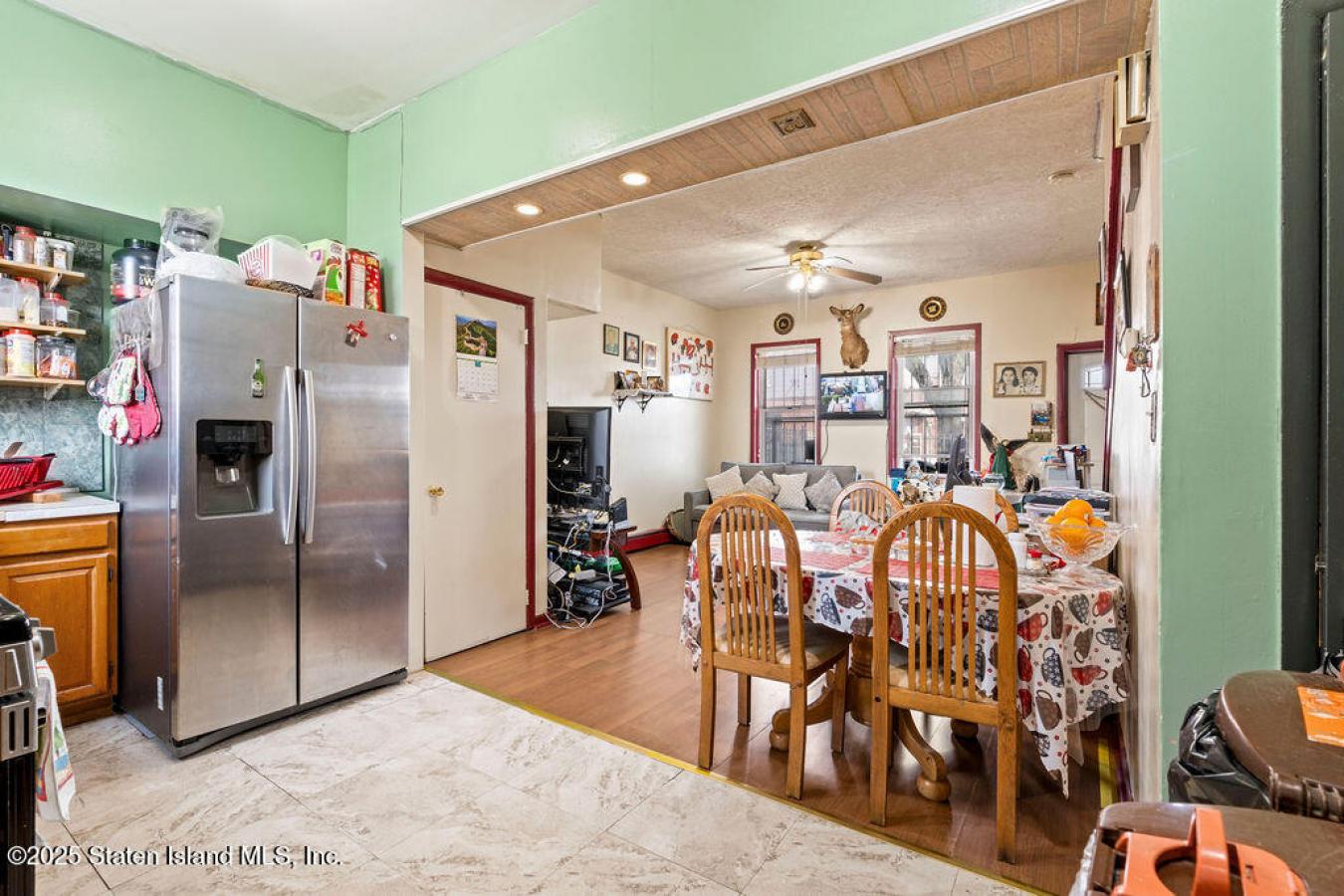 Staten Island, New York, 10305, United States, 3 Bedrooms Bedrooms, ,2 BathroomsBathrooms,Residential,For Sale,1824385
