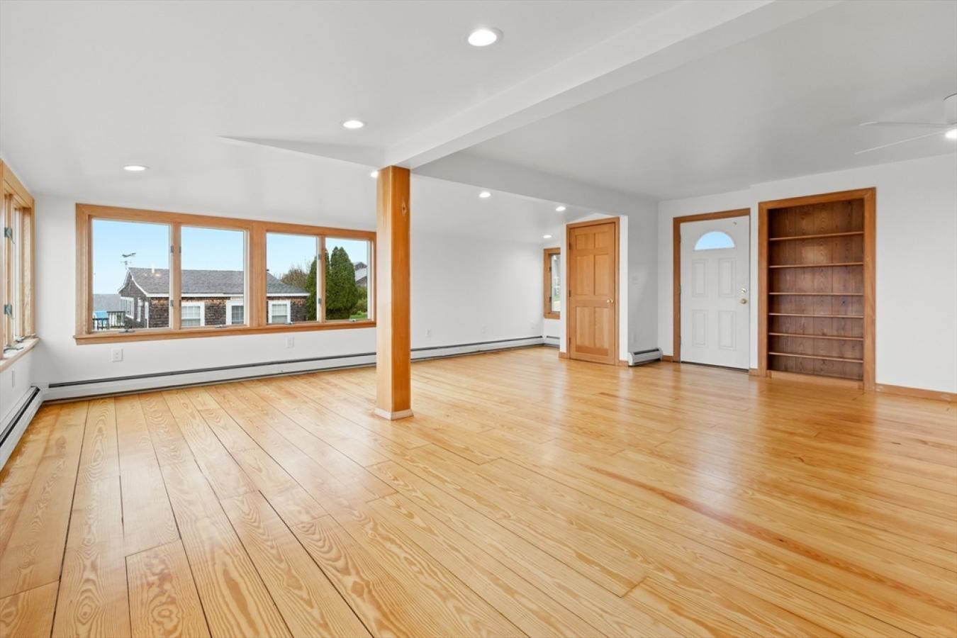 Ipswich, Essex, 01938, United States, 2 Bedrooms Bedrooms, ,1 BathroomBathrooms,Residential,For Sale,1824373