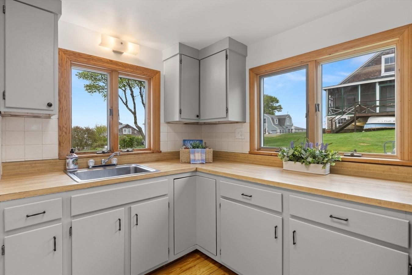 Ipswich, Essex, 01938, United States, 2 Bedrooms Bedrooms, ,1 BathroomBathrooms,Residential,For Sale,1824373