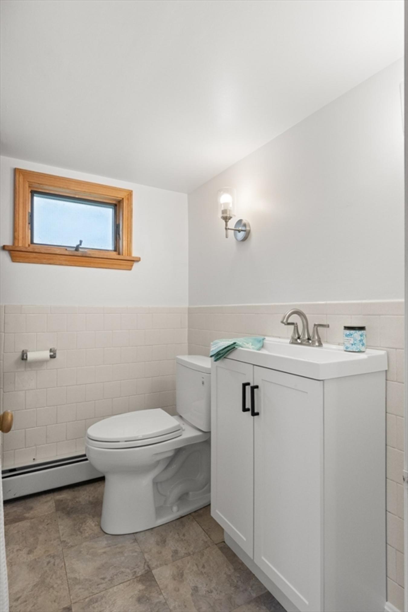 Ipswich, Essex, 01938, United States, 2 Bedrooms Bedrooms, ,1 BathroomBathrooms,Residential,For Sale,1824373