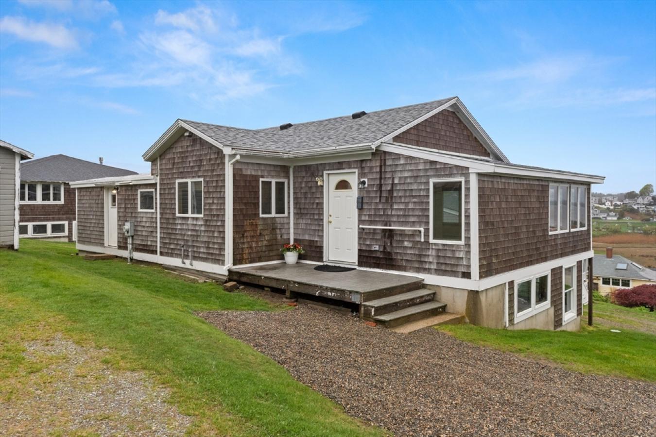 Ipswich, Essex, 01938, United States, 2 Bedrooms Bedrooms, ,1 BathroomBathrooms,Residential,For Sale,1824373