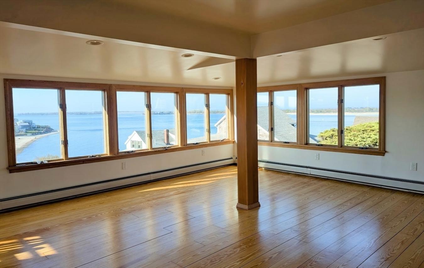 Ipswich, Essex, 01938, United States, 2 Bedrooms Bedrooms, ,1 BathroomBathrooms,Residential,For Sale,1824373