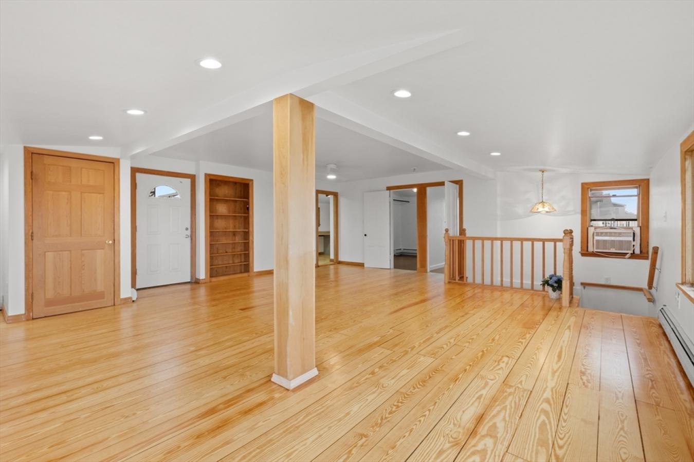 Ipswich, Essex, 01938, United States, 2 Bedrooms Bedrooms, ,1 BathroomBathrooms,Residential,For Sale,1824373