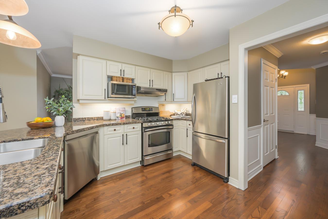 London, ON, N6G 4W5, Canada, 4 Bedrooms Bedrooms, ,3 BathroomsBathrooms,Residential,For Sale,1811559