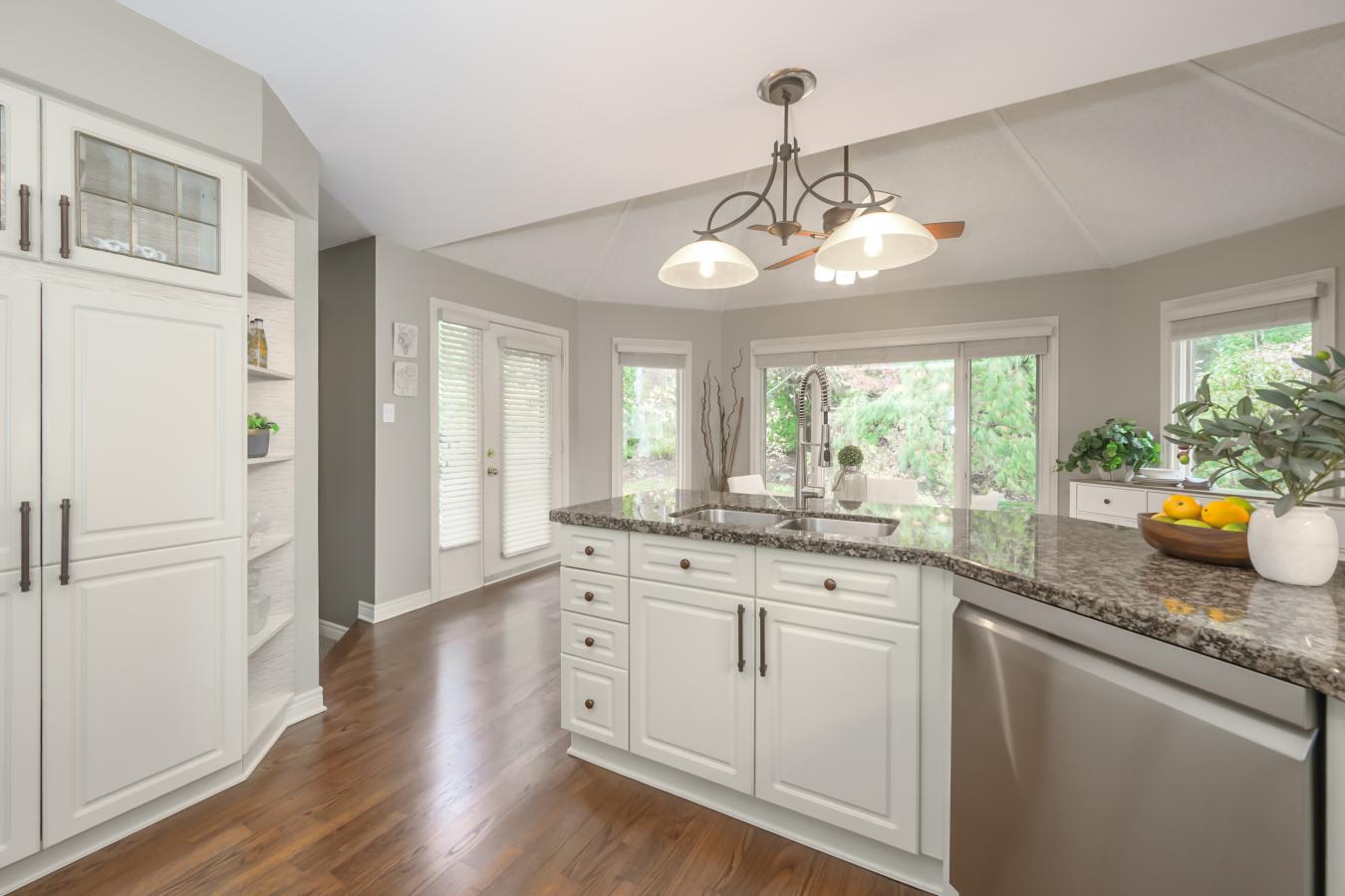 London, ON, N6G 4W5, Canada, 4 Bedrooms Bedrooms, ,3 BathroomsBathrooms,Residential,For Sale,1811559