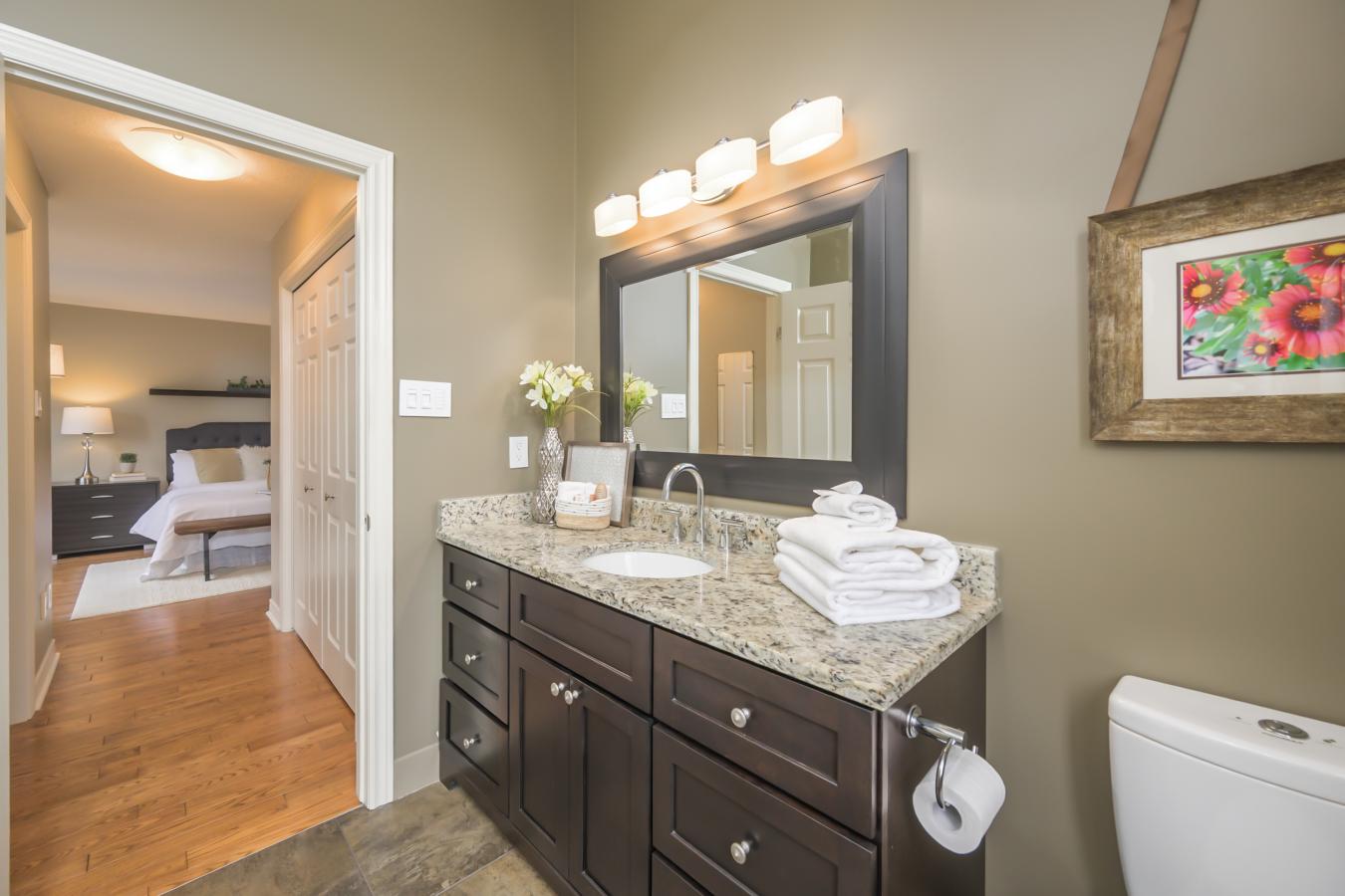 London, ON, N6G 4W5, Canada, 4 Bedrooms Bedrooms, ,3 BathroomsBathrooms,Residential,For Sale,1811559