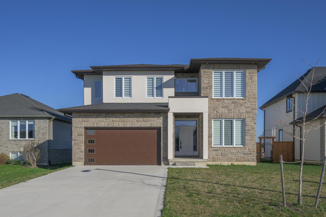 Dutton/dunwich, ON, N0L 1J0, Canada, 4 Bedrooms Bedrooms, ,4 BathroomsBathrooms,Residential,For Sale,1811558