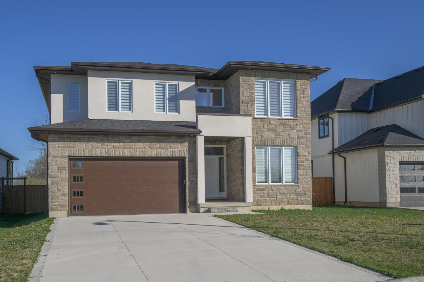 Dutton/dunwich, ON, N0L 1J0, Canada, 4 Bedrooms Bedrooms, ,4 BathroomsBathrooms,Residential,For Sale,1811558