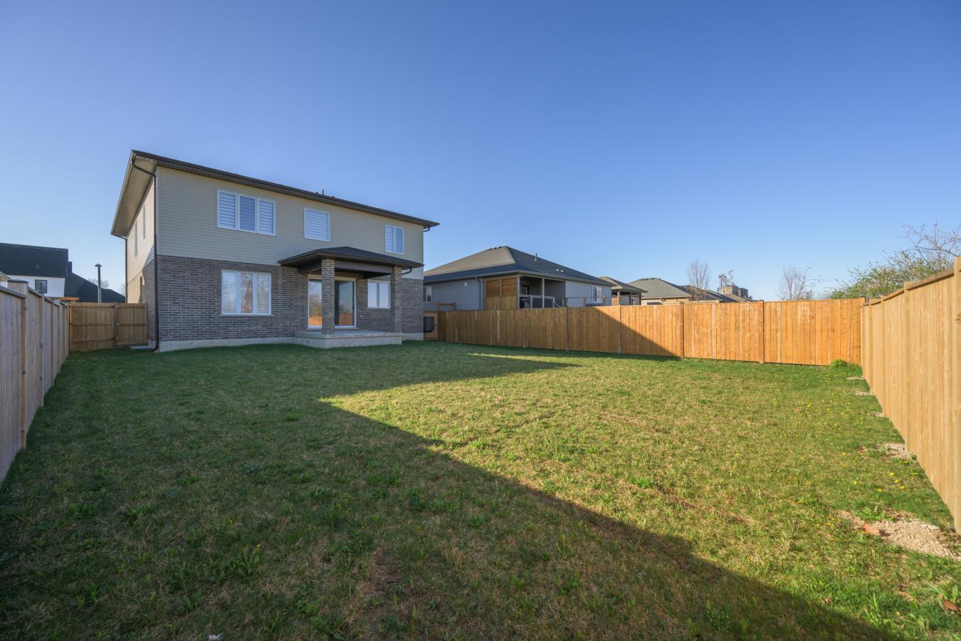 Dutton/dunwich, ON, N0L 1J0, Canada, 4 Bedrooms Bedrooms, ,4 BathroomsBathrooms,Residential,For Sale,1811558