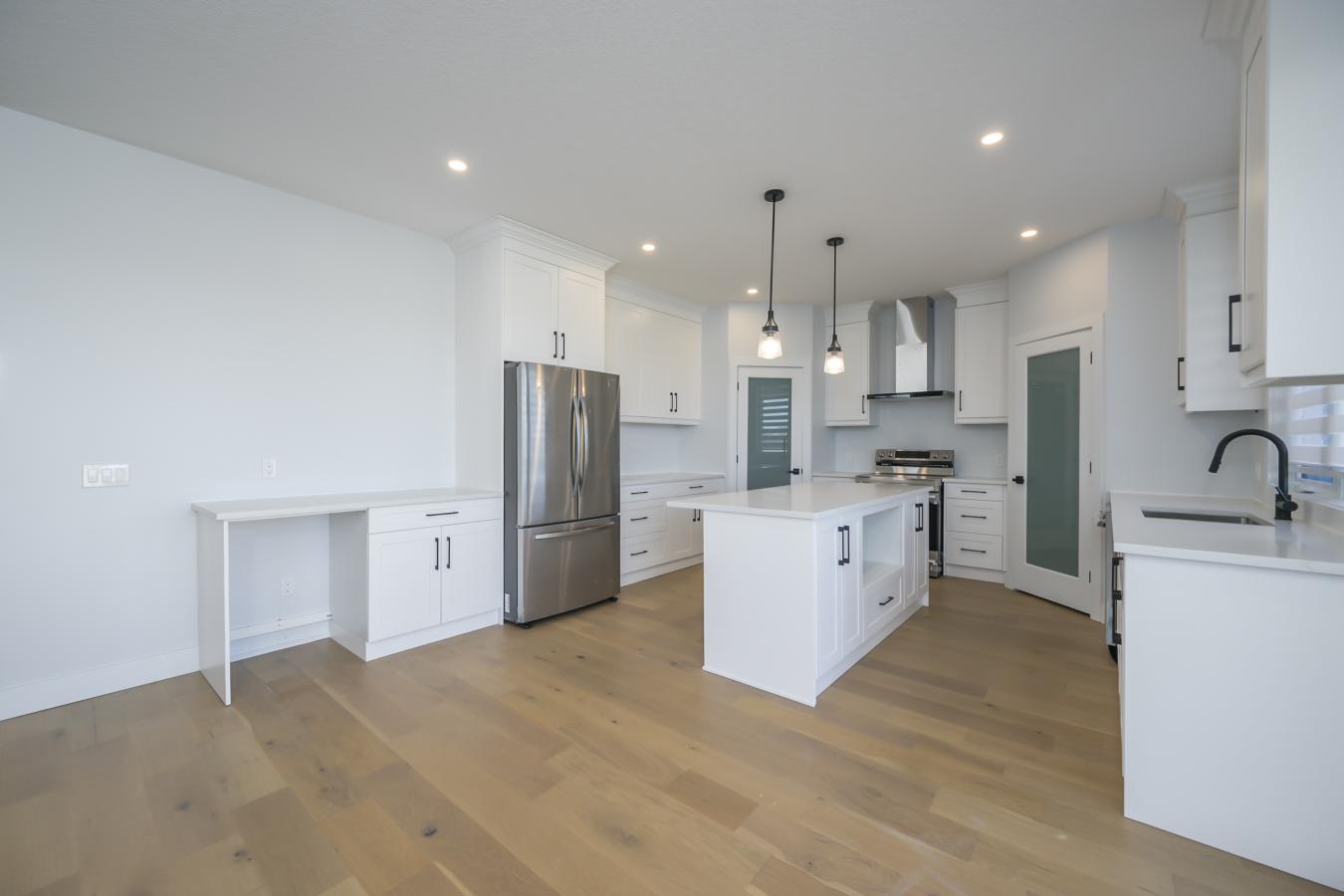 Dutton/dunwich, ON, N0L 1J0, Canada, 4 Bedrooms Bedrooms, ,4 BathroomsBathrooms,Residential,For Sale,1811558