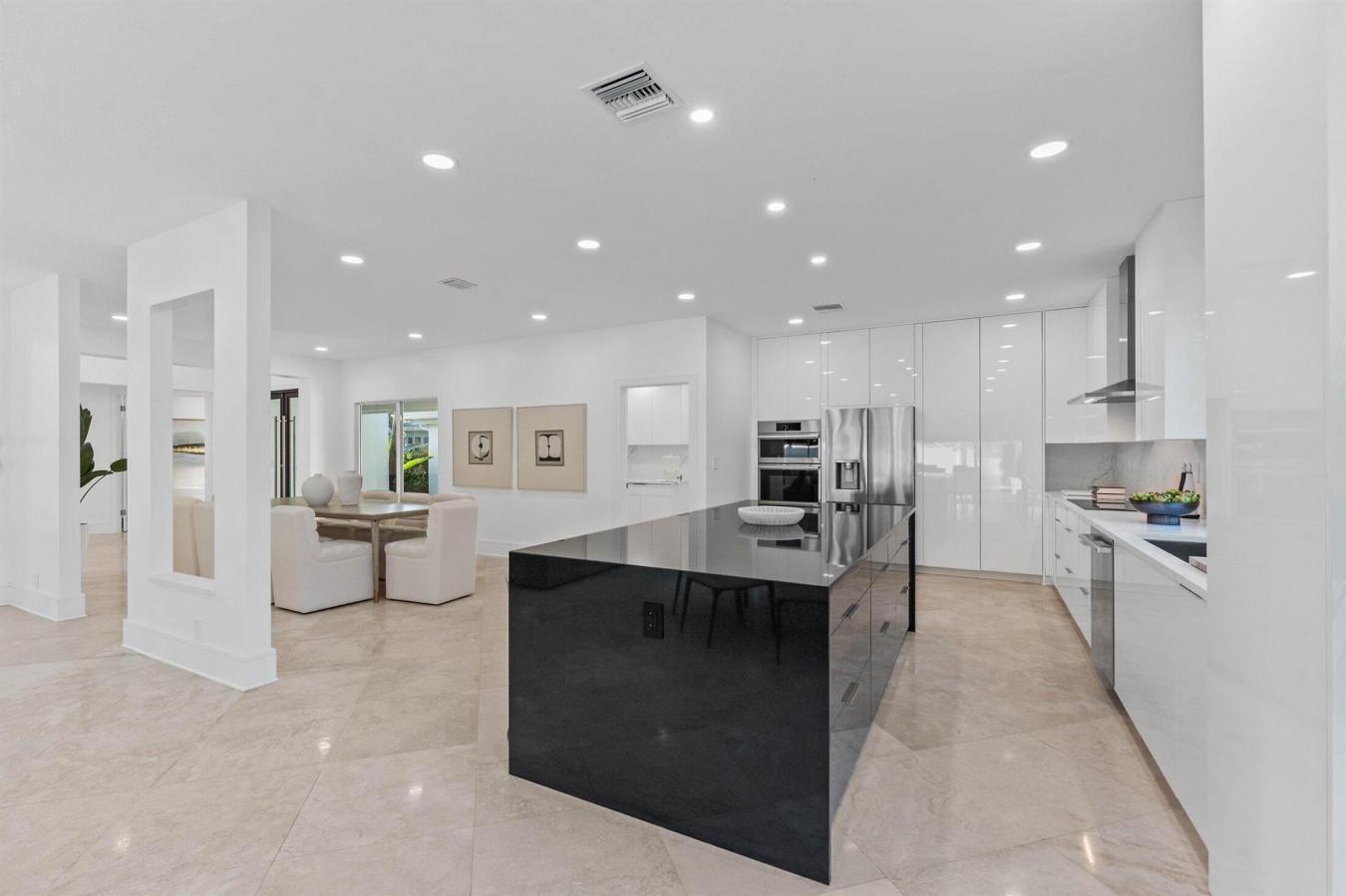 Boca Raton, Florida, 33434, United States, 5 Bedrooms Bedrooms, ,4 BathroomsBathrooms,Residential,For Sale,1824371