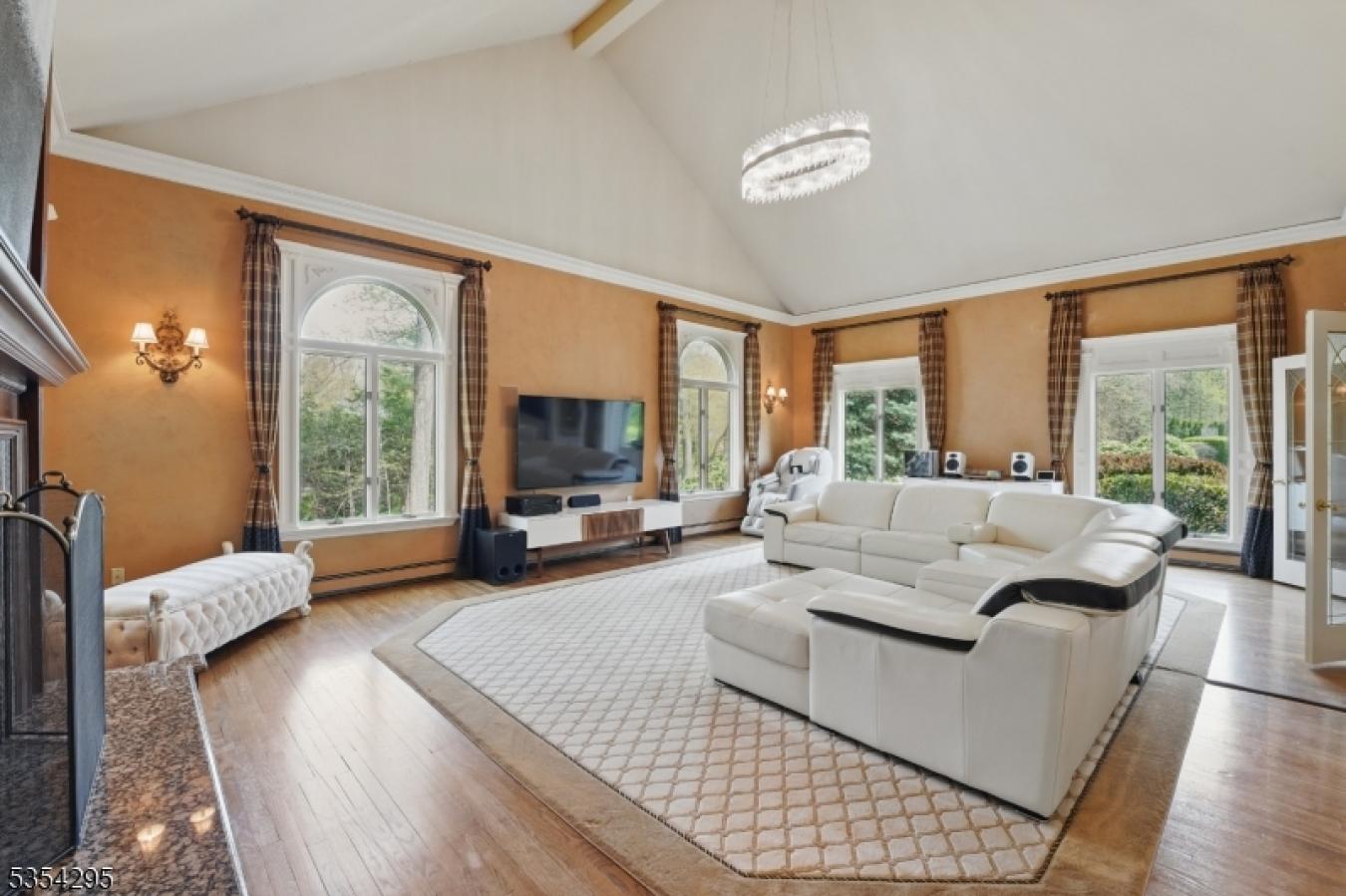 Mahwah Twp., Bergen, 07430, United States, 6 Bedrooms Bedrooms, ,6 BathroomsBathrooms,Residential,For Sale,1824366