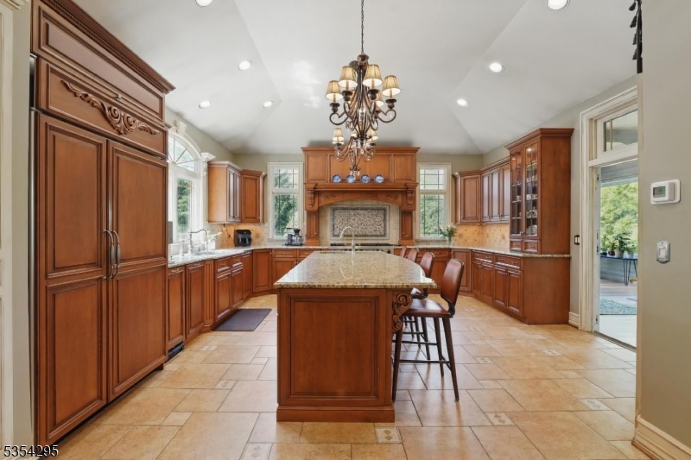 Mahwah Twp., Bergen, 07430, United States, 6 Bedrooms Bedrooms, ,6 BathroomsBathrooms,Residential,For Sale,1824366