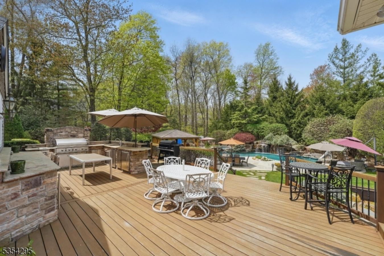 Mahwah Twp., Bergen, 07430, United States, 6 Bedrooms Bedrooms, ,6 BathroomsBathrooms,Residential,For Sale,1824366