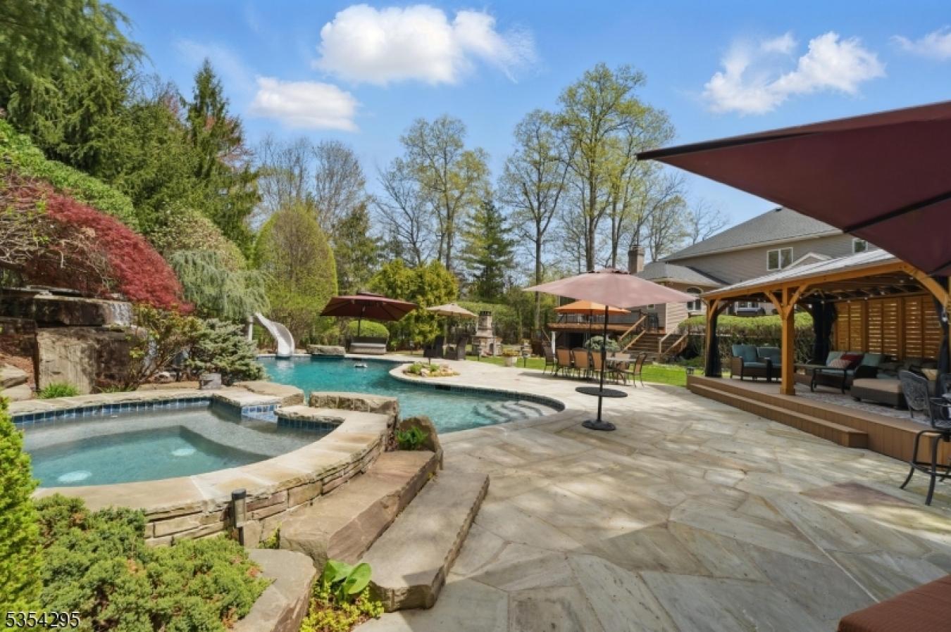 Mahwah Twp., Bergen, 07430, United States, 6 Bedrooms Bedrooms, ,6 BathroomsBathrooms,Residential,For Sale,1824366