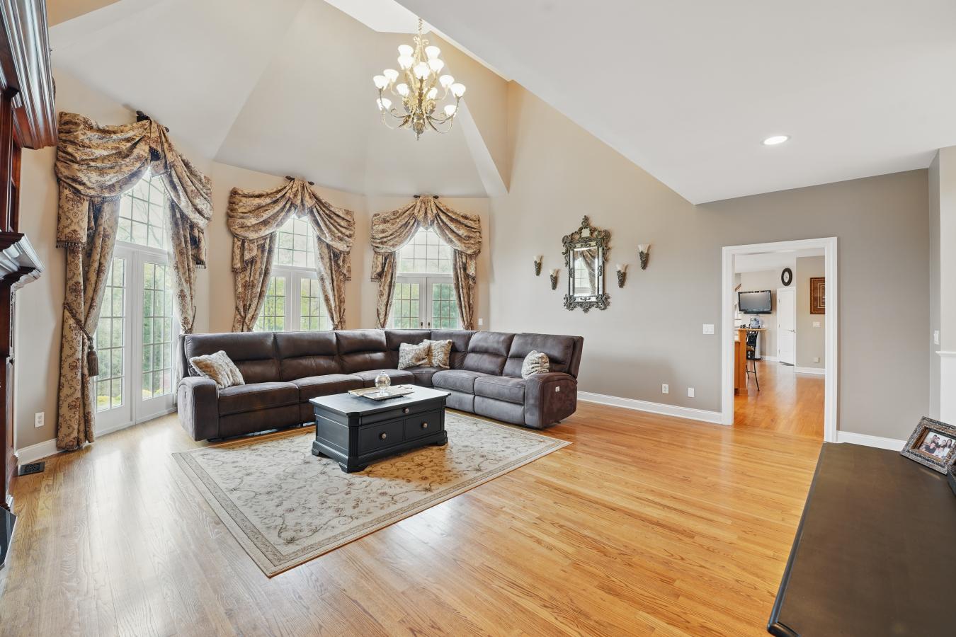 Mahwah, New Jersey, 07430, United States, 5 Bedrooms Bedrooms, ,3 BathroomsBathrooms,Residential,For Sale,1824365