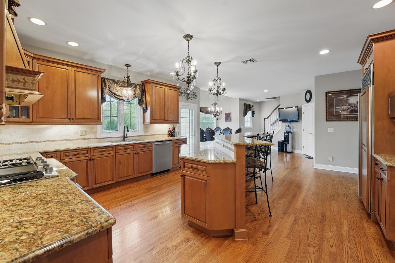 Mahwah, New Jersey, 07430, United States, 5 Bedrooms Bedrooms, ,3 BathroomsBathrooms,Residential,For Sale,1824365
