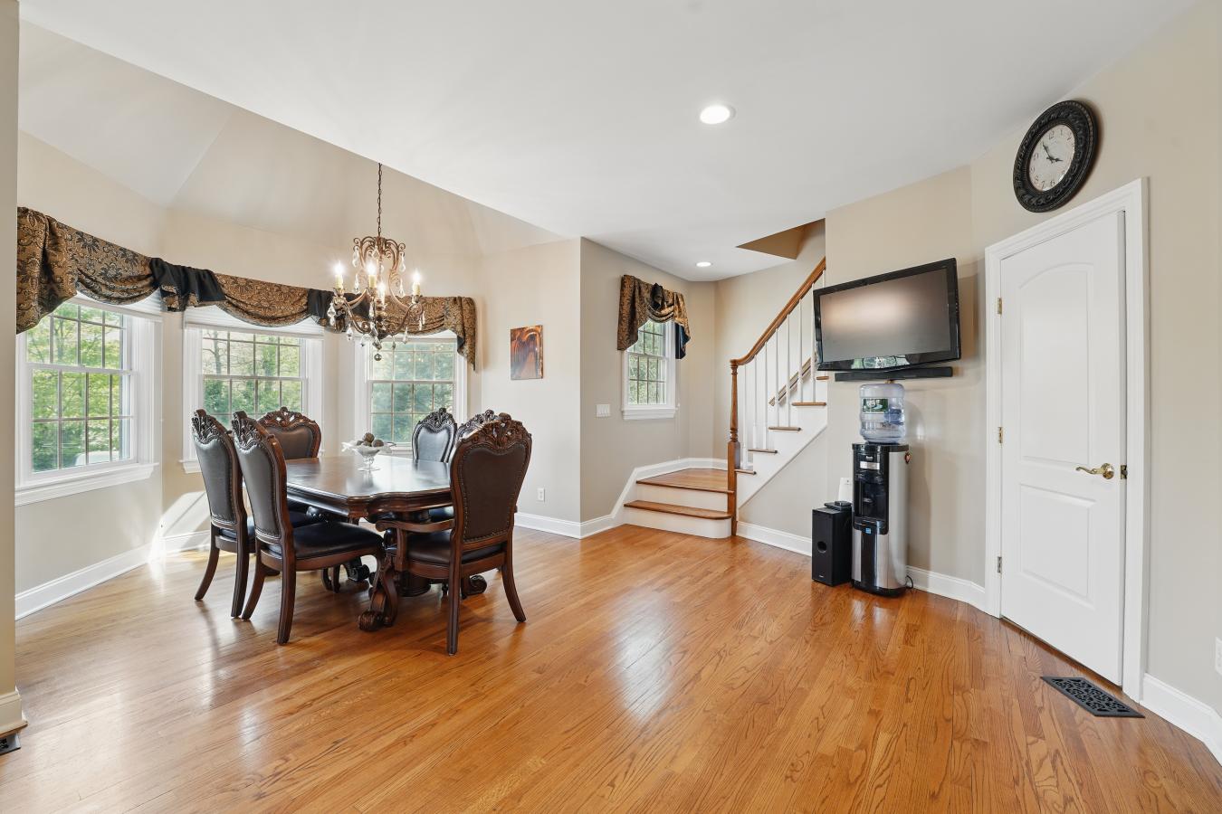 Mahwah, New Jersey, 07430, United States, 5 Bedrooms Bedrooms, ,3 BathroomsBathrooms,Residential,For Sale,1824365