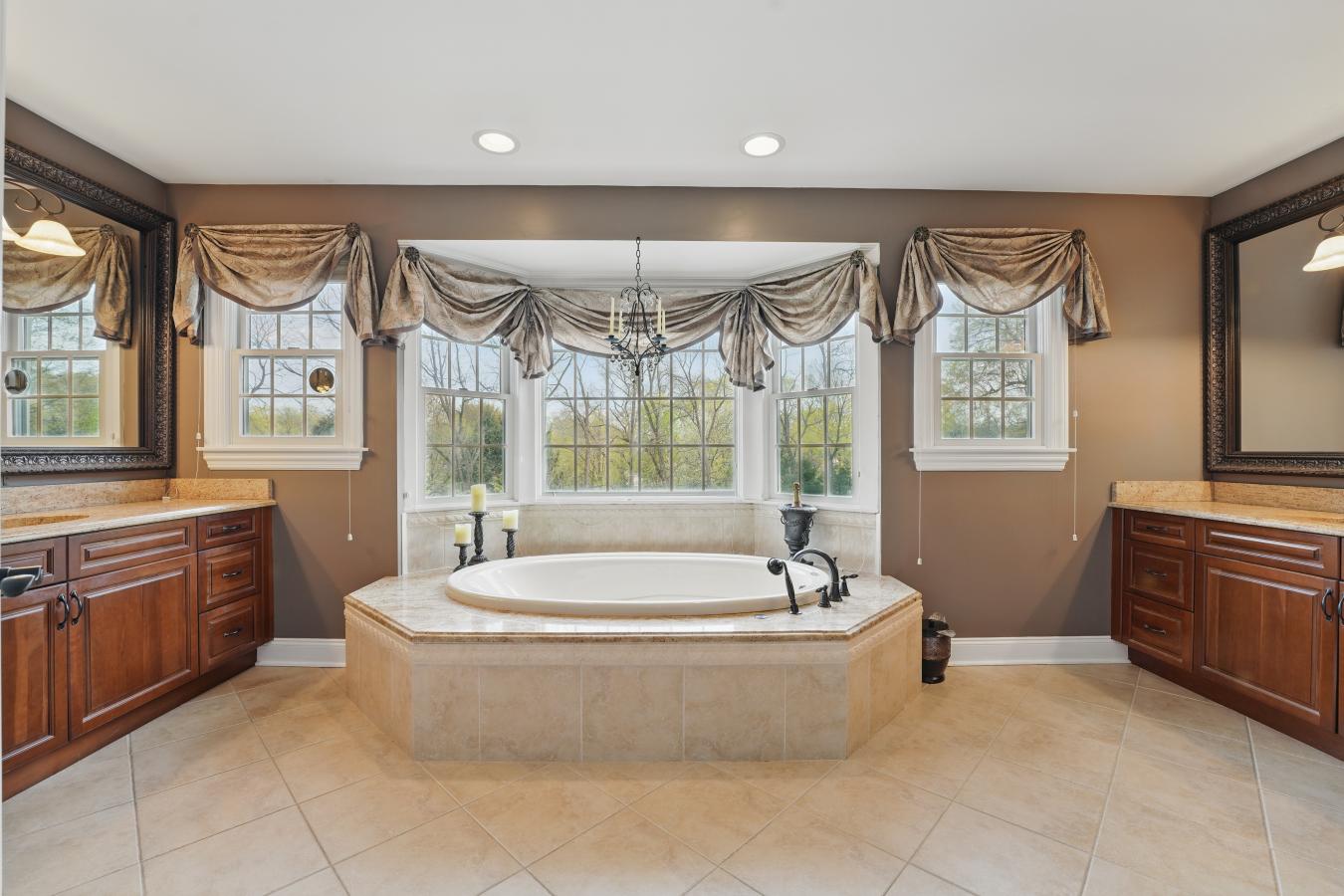 Mahwah, New Jersey, 07430, United States, 5 Bedrooms Bedrooms, ,3 BathroomsBathrooms,Residential,For Sale,1824365