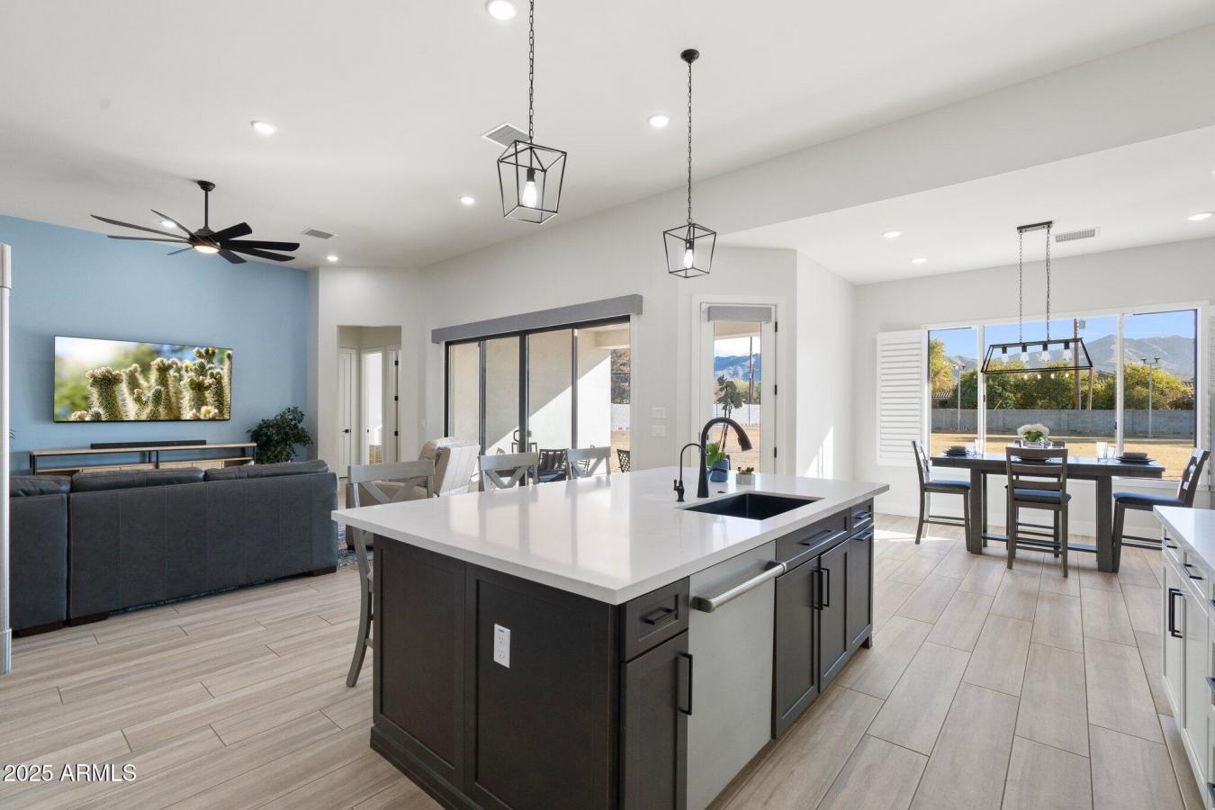 Laveen, Arizona, 85339, United States, 4 Bedrooms Bedrooms, ,3 BathroomsBathrooms,Residential,For Sale,1824364
