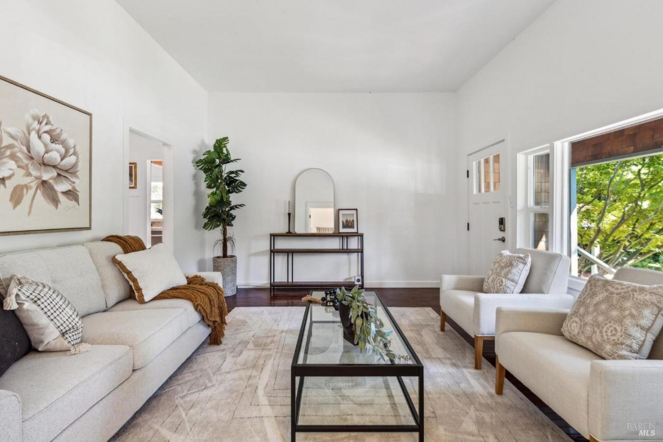 Petaluma, California, 94952, United States, 5 Bedrooms Bedrooms, ,4 BathroomsBathrooms,Residential,For Sale,1824361