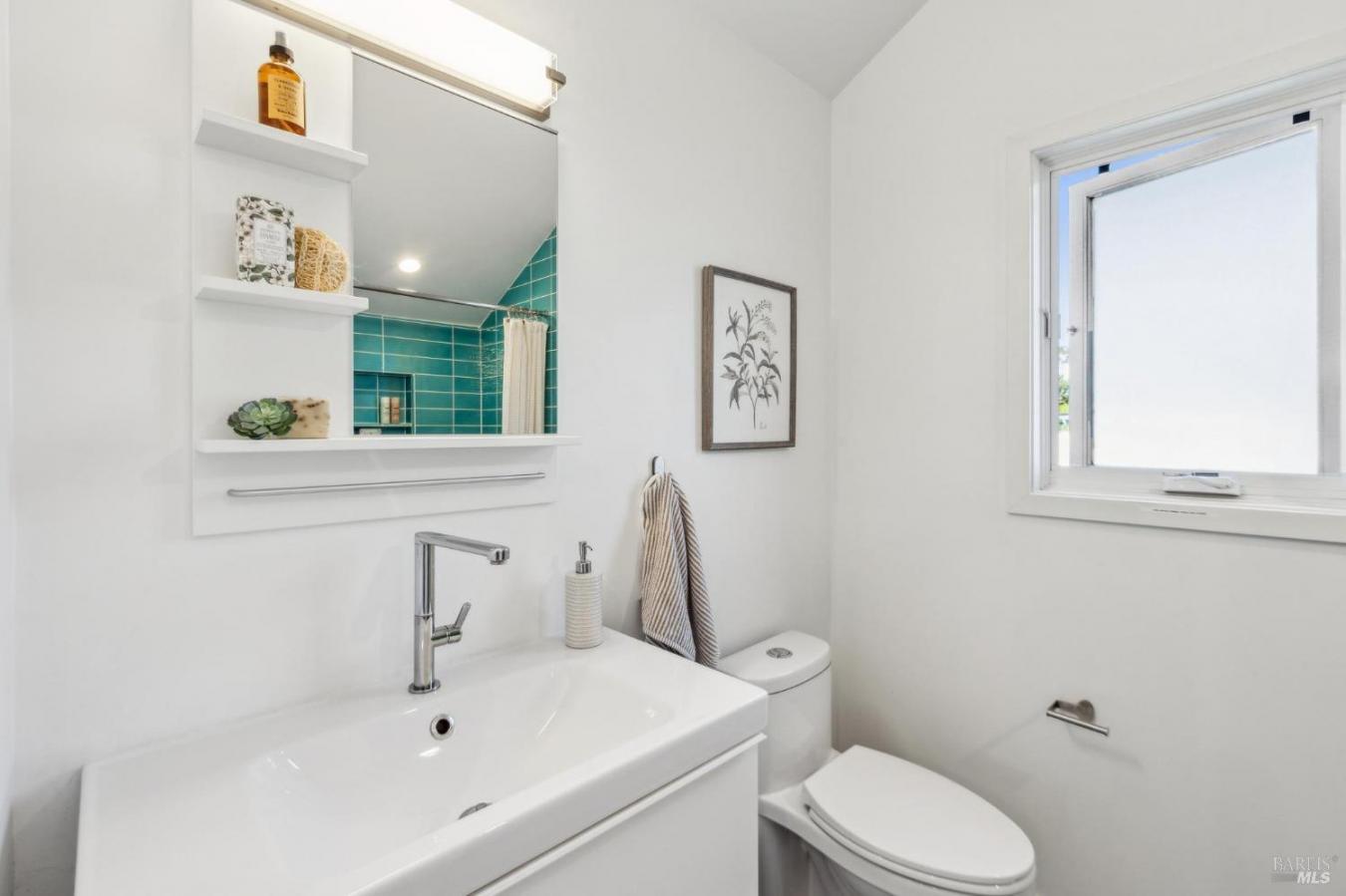 Petaluma, California, 94952, United States, 5 Bedrooms Bedrooms, ,4 BathroomsBathrooms,Residential,For Sale,1824361