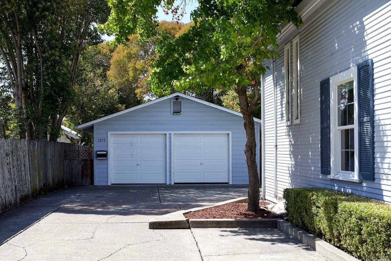 Santa Rosa, California, 95404, United States, 4 Bedrooms Bedrooms, ,2 BathroomsBathrooms,Residential,For Sale,1824360