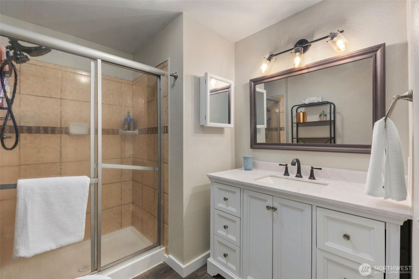 Maple Valley, Washington, 98038, United States, 3 Bedrooms Bedrooms, ,2 BathroomsBathrooms,Residential,For Sale,1824359